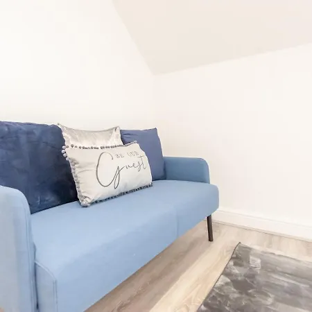 Pass The Keys The Couples Nest Close To Leeds Centre *